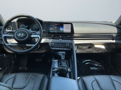 Used 2025 Hyundai Elantra Limited FWD image 10