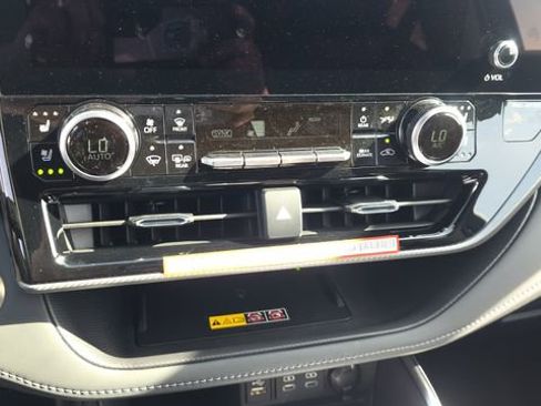 New 2026 Toyota Highlander Platinum AWD/4WD image 22