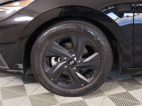 Used 2023 Hyundai Elantra SEL image 16