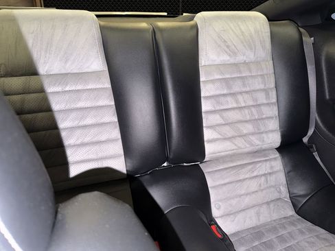 Used 2010 Ford Mustang GT Premium image 18