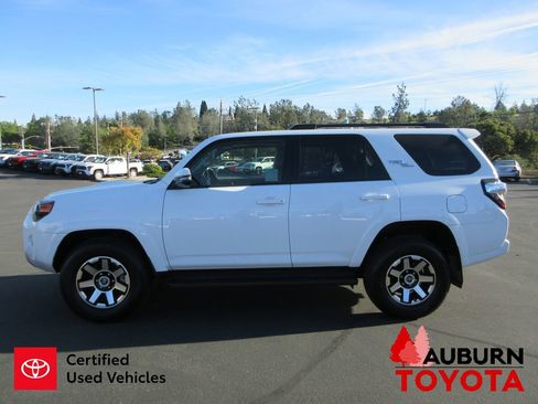 Certified 2021 Toyota 4Runner TRD Off-Road Premium w/ Moonroof Package image 8