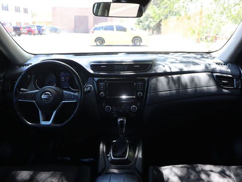 Used 2020 Nissan Rogue SV w/ Premium Package AWD/4WD image 16
