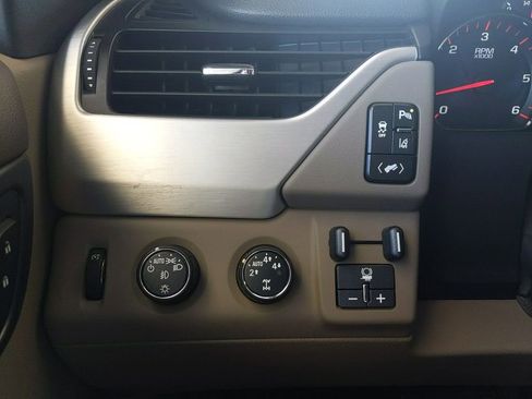 Used 2015 GMC Yukon SLT w/ Open Road Package AWD/4WD image 29