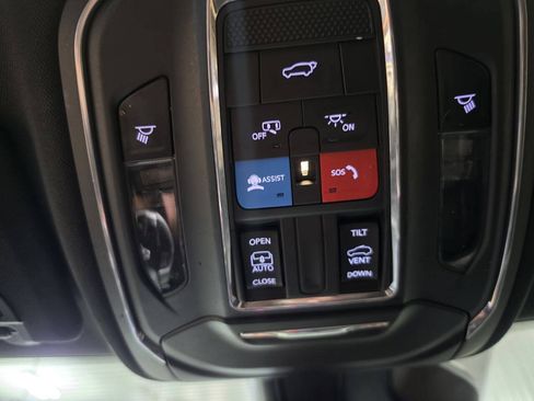 Used 2023 Jeep Grand Cherokee Altitude AWD/4WD image 41