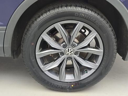 Used 2022 Volkswagen Tiguan SE FWD image 34