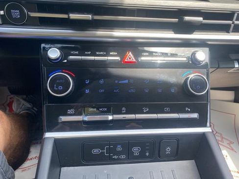 Used 2024 Hyundai Santa Fe Limited image 23