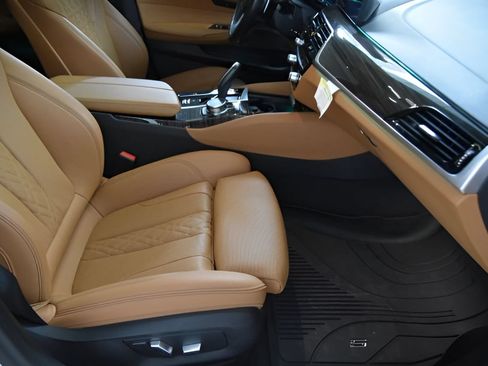 Used 2023 BMW 530i w/ M Sport Package RWD image 39