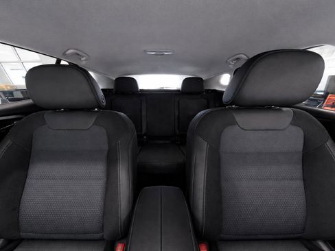 Used 2026 Chevrolet Trax LT FWD image 12