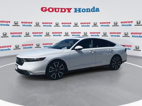 Certified 2023 Honda Accord Touring image 4