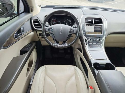 Used 2017 Lincoln MKX Select w/ Select Plus Package FWD image 10