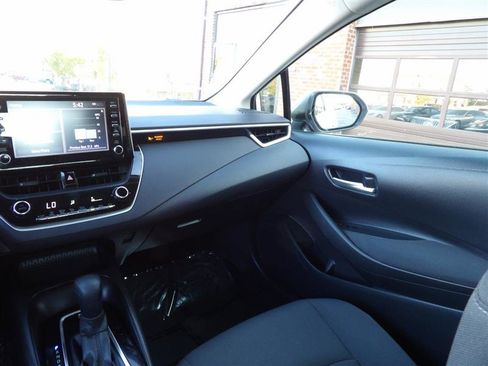 Used 2020 Toyota Corolla LE image 13