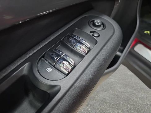 Used 2019 MINI Cooper Clubman S image 26