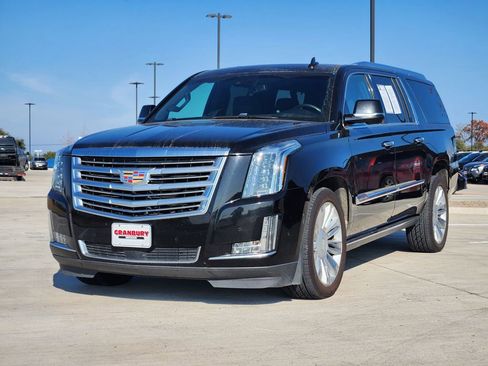 Used 2019 Cadillac Escalade ESV Platinum RWD image 2