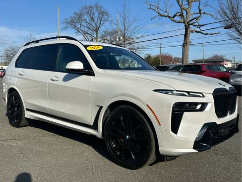 Used 2024 BMW X7 xDrive40i w/ M Sport Package image 30