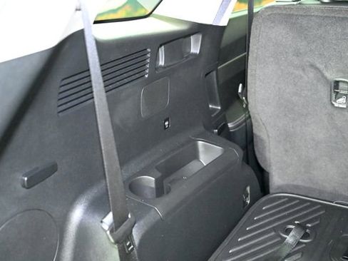 Used 2025 Kia Sorento S image 57