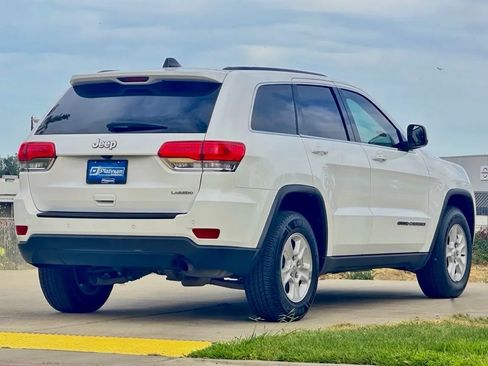 Used 2017 Jeep Grand Cherokee Laredo RWD image 6