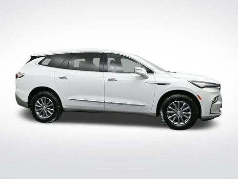 Certified 2022 Buick Enclave Essence image 6