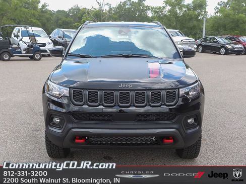 New 2025 Jeep Compass Trailhawk w/ Trailhawk Convenience Group image 9
