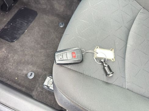 Used 2025 Toyota RAV4 XLE image 22