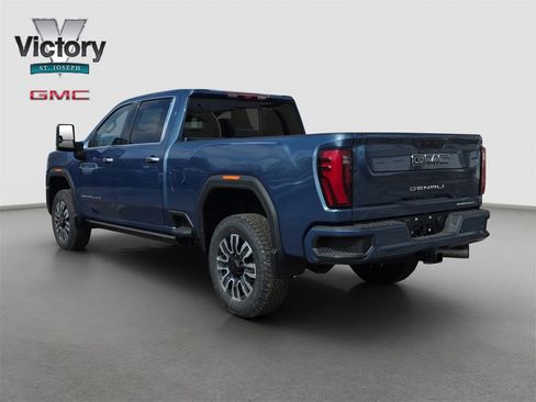 New 2026 GMC Sierra 2500 Denali Ultimate w/ Max Trailering Package image 15