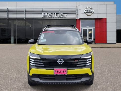 New 2025 Nissan Kicks SR image 2