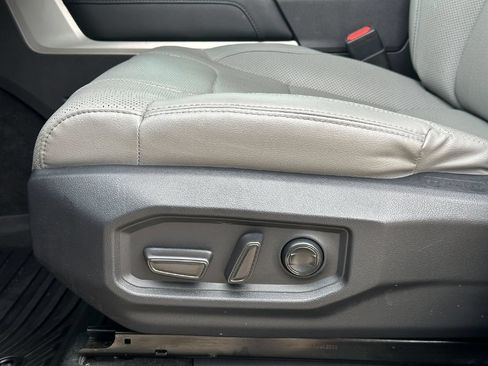 Used 2024 Toyota Tundra Limited AWD/4WD image 15