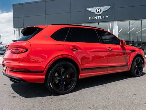 Used 2023 Bentley Bentayga Extended Wheelbase AWD/4WD image 13