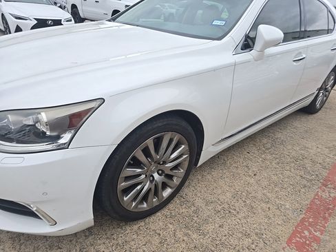 Used 2013 Lexus LS 460 w/ Comfort Pkg image 1
