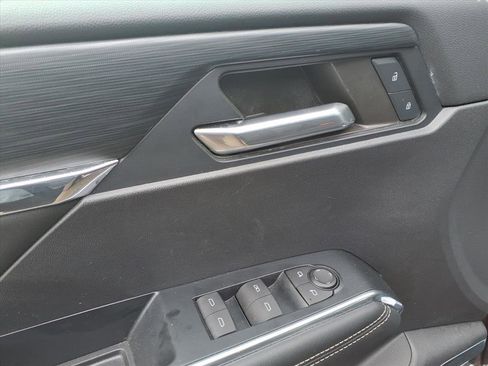 Used 2024 GMC Acadia Elevation image 16