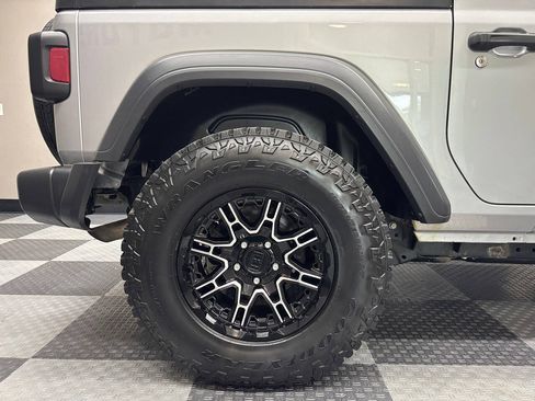 Used 2018 Jeep Wrangler Sport AWD/4WD image 7