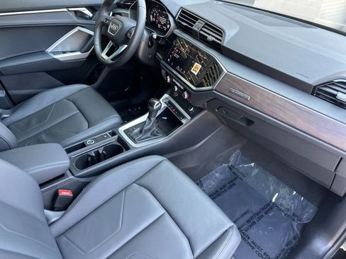 Used 2025 Audi Q3 2.0T Premium w/ Convenience Package AWD/4WD image 17