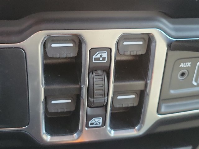 Used 2022 Jeep Wrangler Unlimited Sahara AWD/4WD image 52
