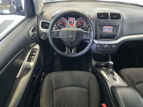 Used 2019 Dodge Journey SE image 7