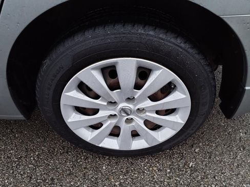 Used 2014 Nissan Sentra SV FWD image 25