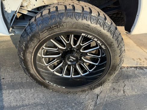 Used 2015 Ford F350 Platinum w/ FX4 Off-Road Package image 9