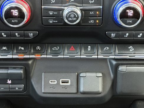 Used 2021 GMC Sierra 1500 AT4 w/ AT4 Premium Package image 10