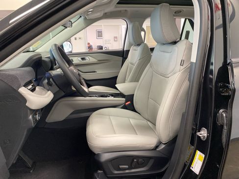 New 2026 Ford Explorer Active w/ Active Comfort Package AWD/4WD image 16