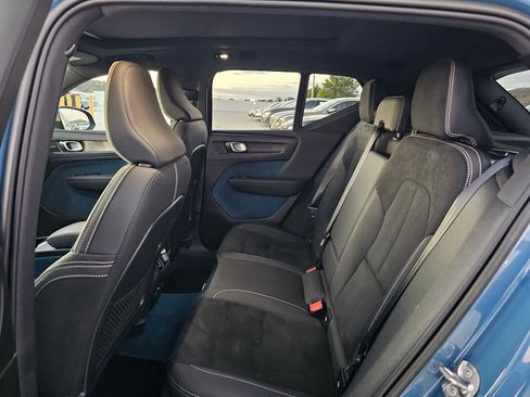 Used 2023 Volvo XC40 Recharge Ultimate image 17