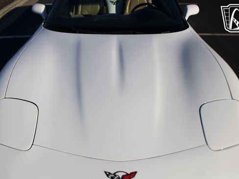 Used 1998 Chevrolet Corvette Convertible RWD image 25