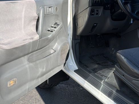 Used 1998 Isuzu Rodeo S image 22