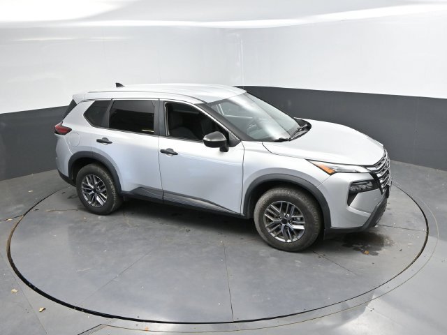 Used 2024 Nissan Rogue S AWD/4WD image 31