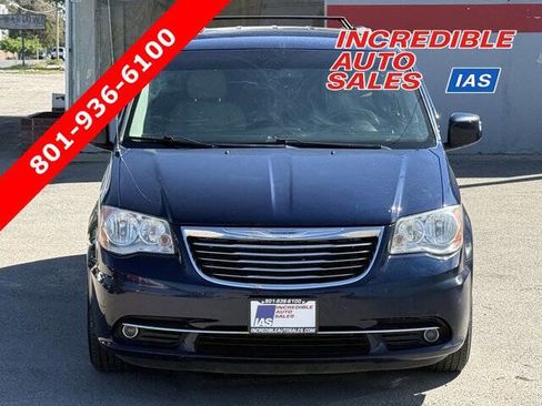 Used 2015 Chrysler Town & Country Touring w/ Driver Convenience Group FWD image 1
