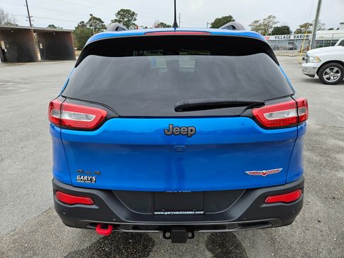 Used 2017 Jeep Cherokee Trailhawk w/ Comfort/Convenience Group image 5