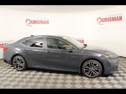 Used 2025 Toyota Camry XLE w/ Premium Plus Package AWD/4WD image 10