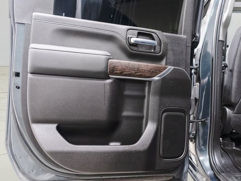 Used 2022 GMC Sierra 3500 Denali w/ Denali Ultimate Package image 30