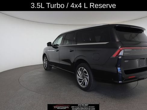 Used 2025 Lincoln Navigator L Reserve AWD/4WD image 12