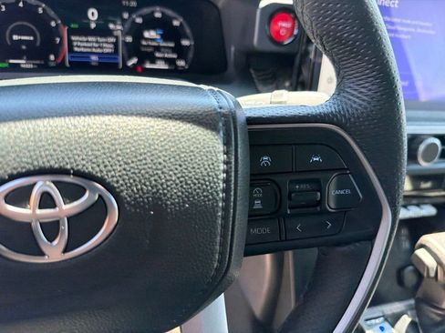 Used 2025 Toyota Tacoma TRD Off-Road AWD/4WD image 17