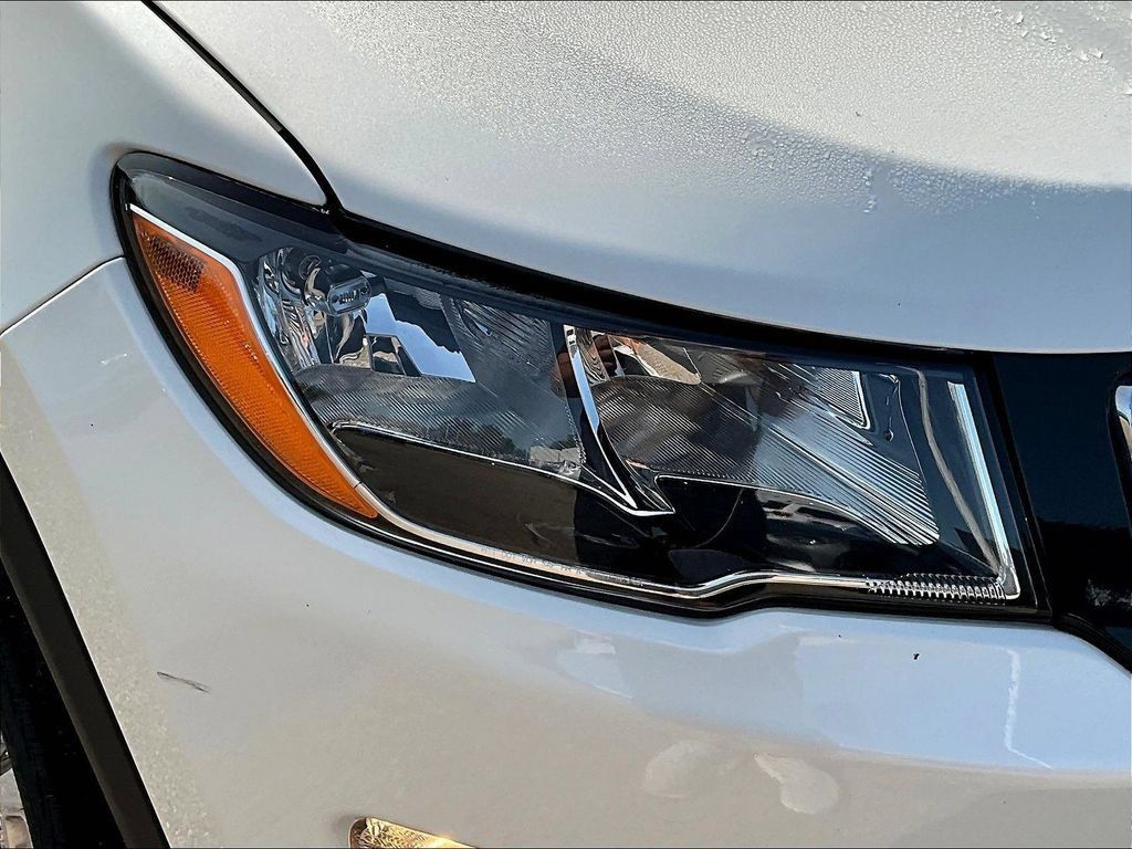 Used 2018 Jeep Compass Limited AWD/4WD image 34