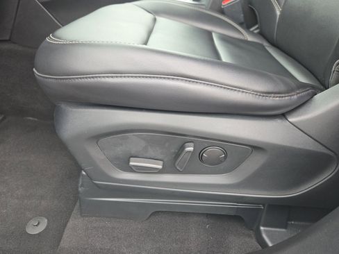 Used 2023 Ford Explorer XLT w/ Equipment Group 202A AWD/4WD image 12