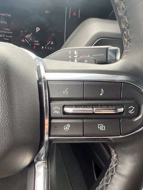 Used 2025 GMC Yukon XL Denali AWD/4WD image 12
